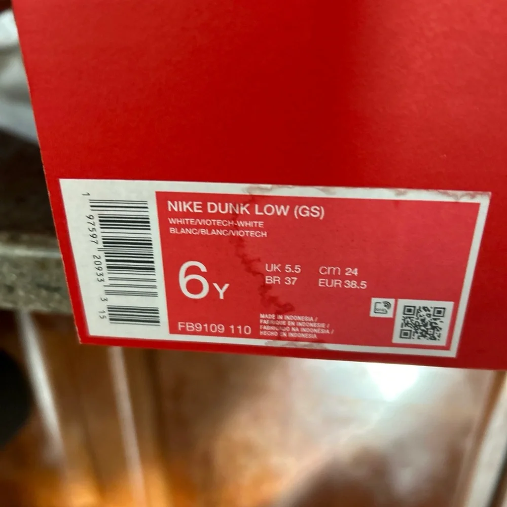 Nike Dunk Low Viotech White Size 6y - Picture 2 of 4